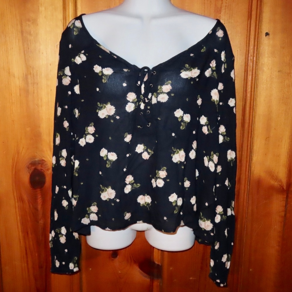 Hollister NWT Sheer Boho Top Medium